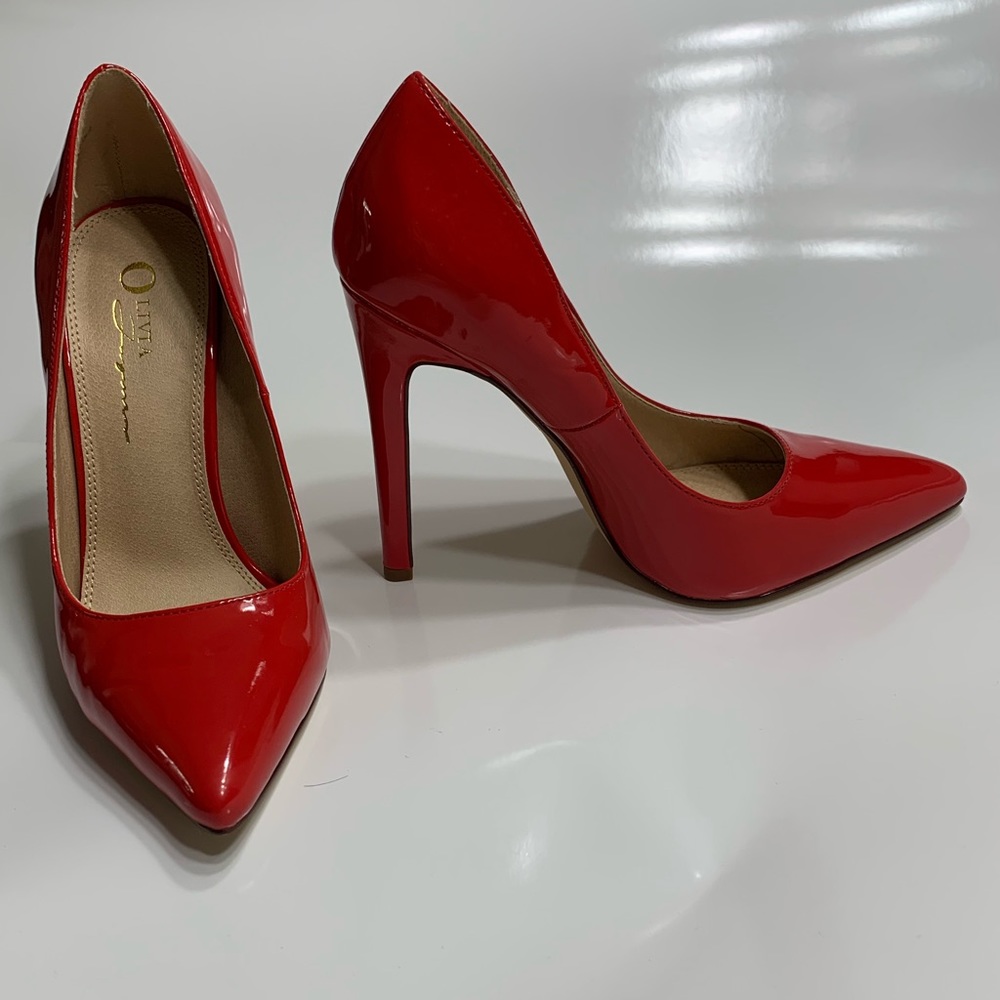 Red Pumps
